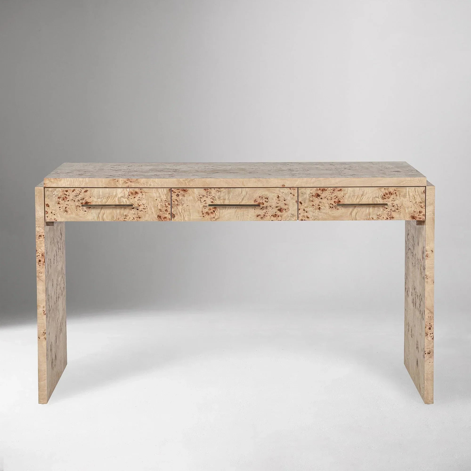 Finlo Desk