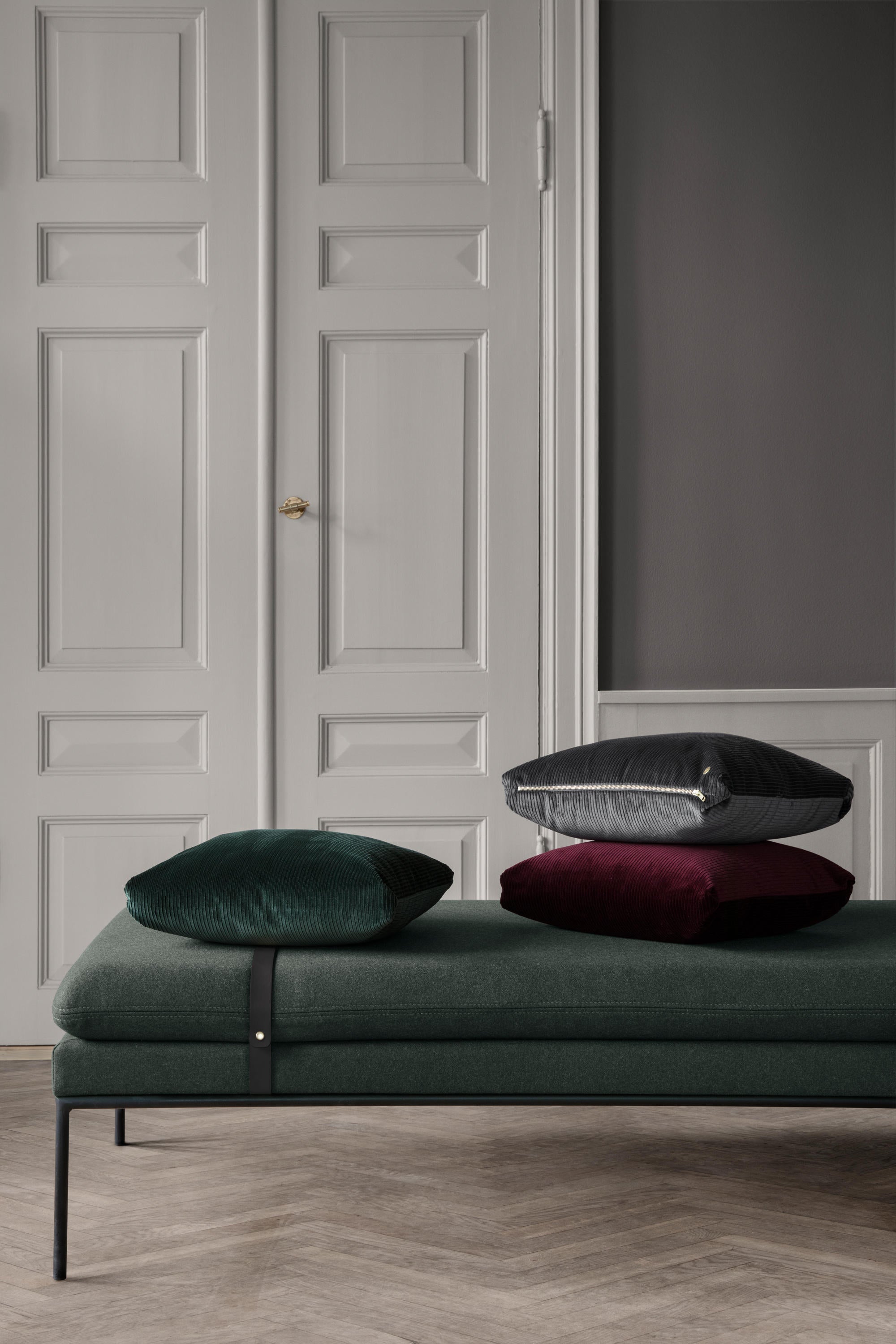 Jophy Storage Bench