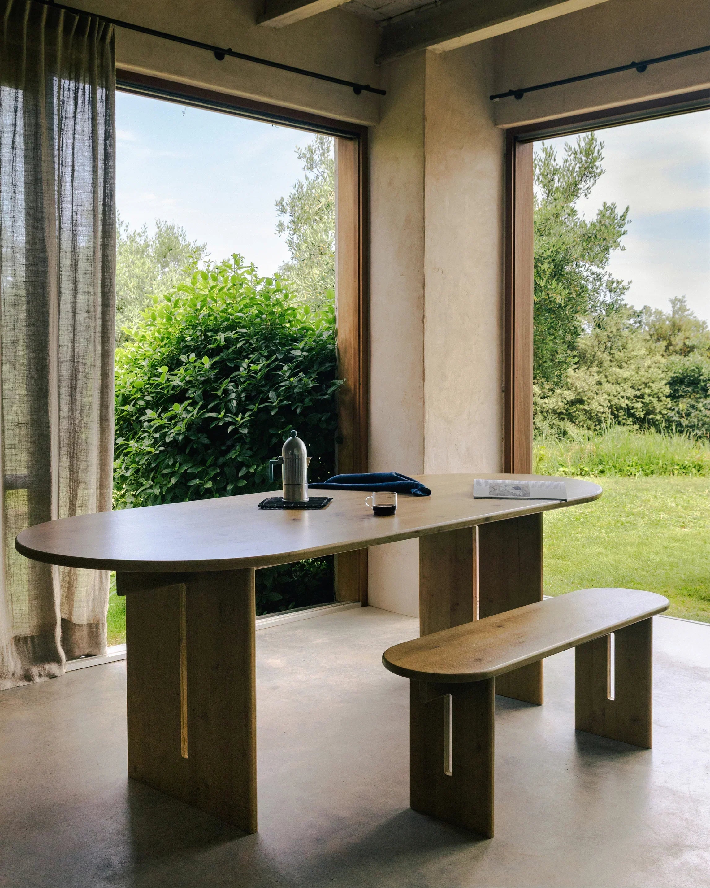 Solvia Dining Table