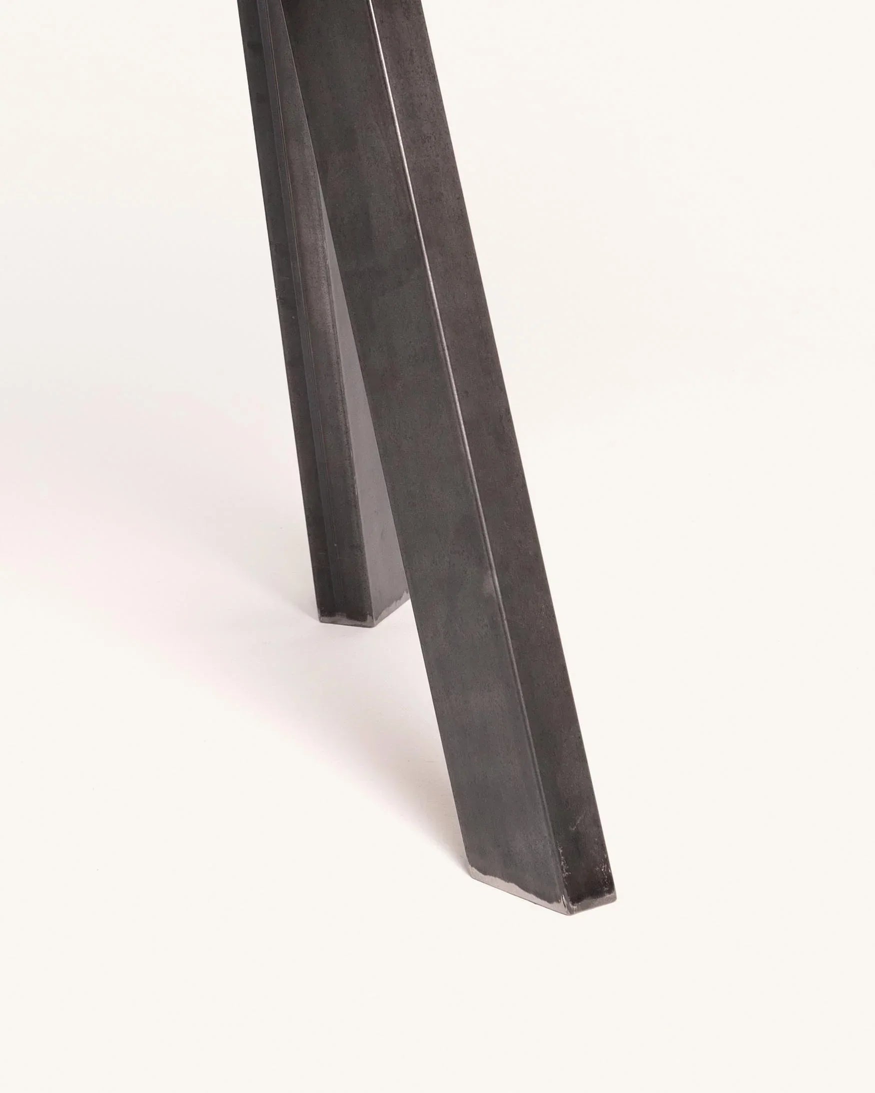 Arvia Dining Table
