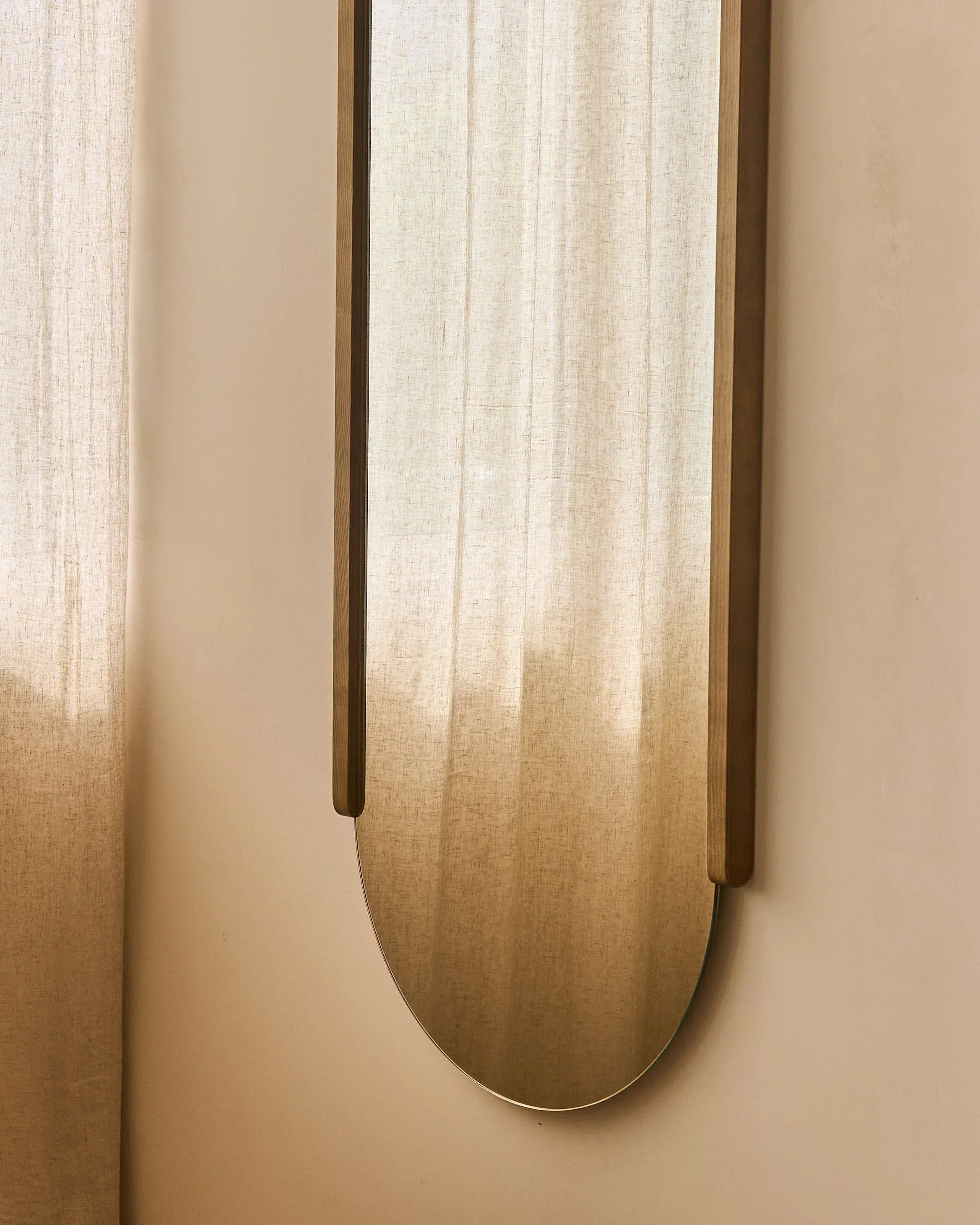 Lina Mirror