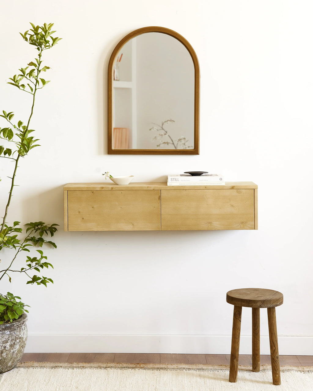 Caia Mirror