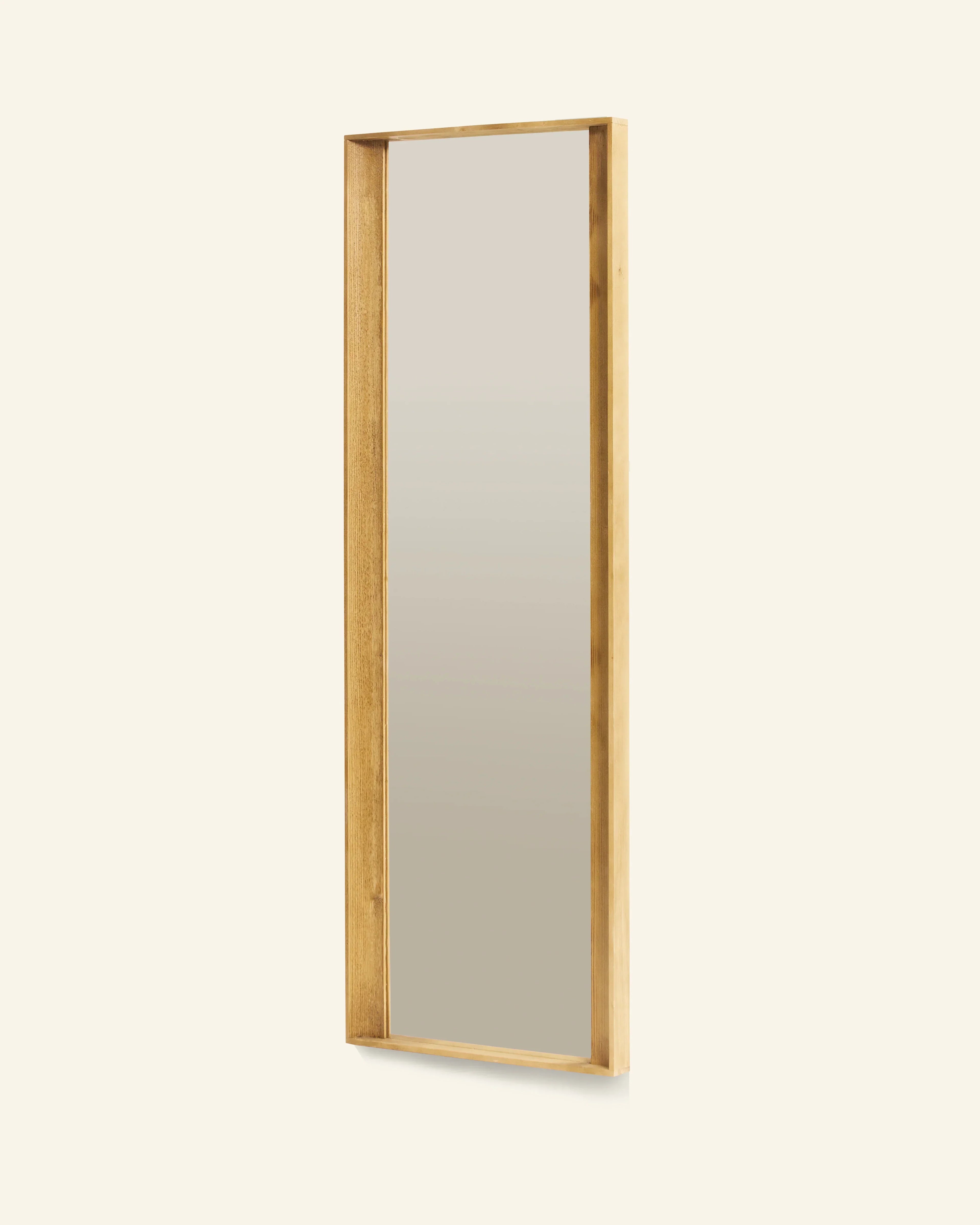 Isla Mirror