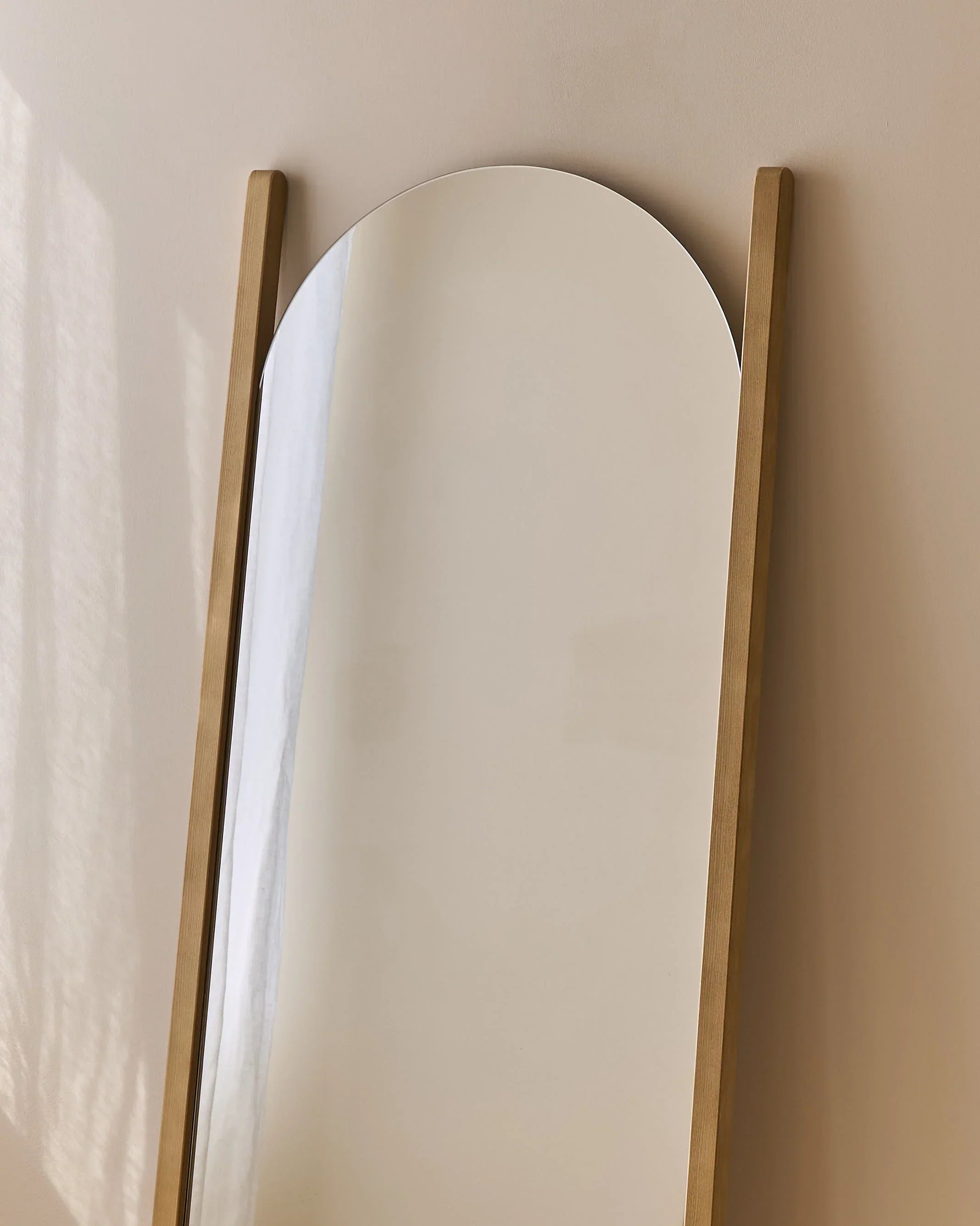 Noa Mirror