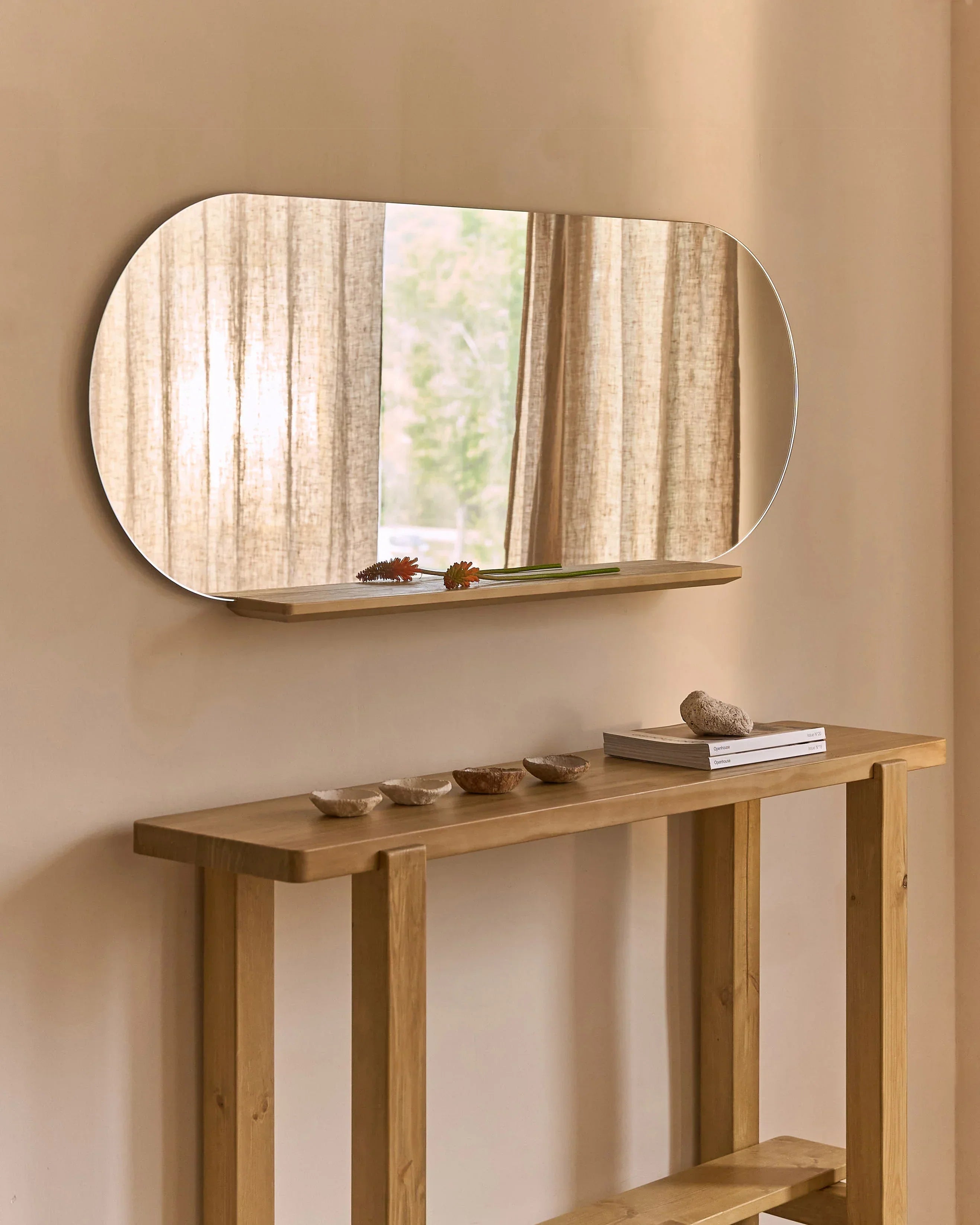 Ona Mirror