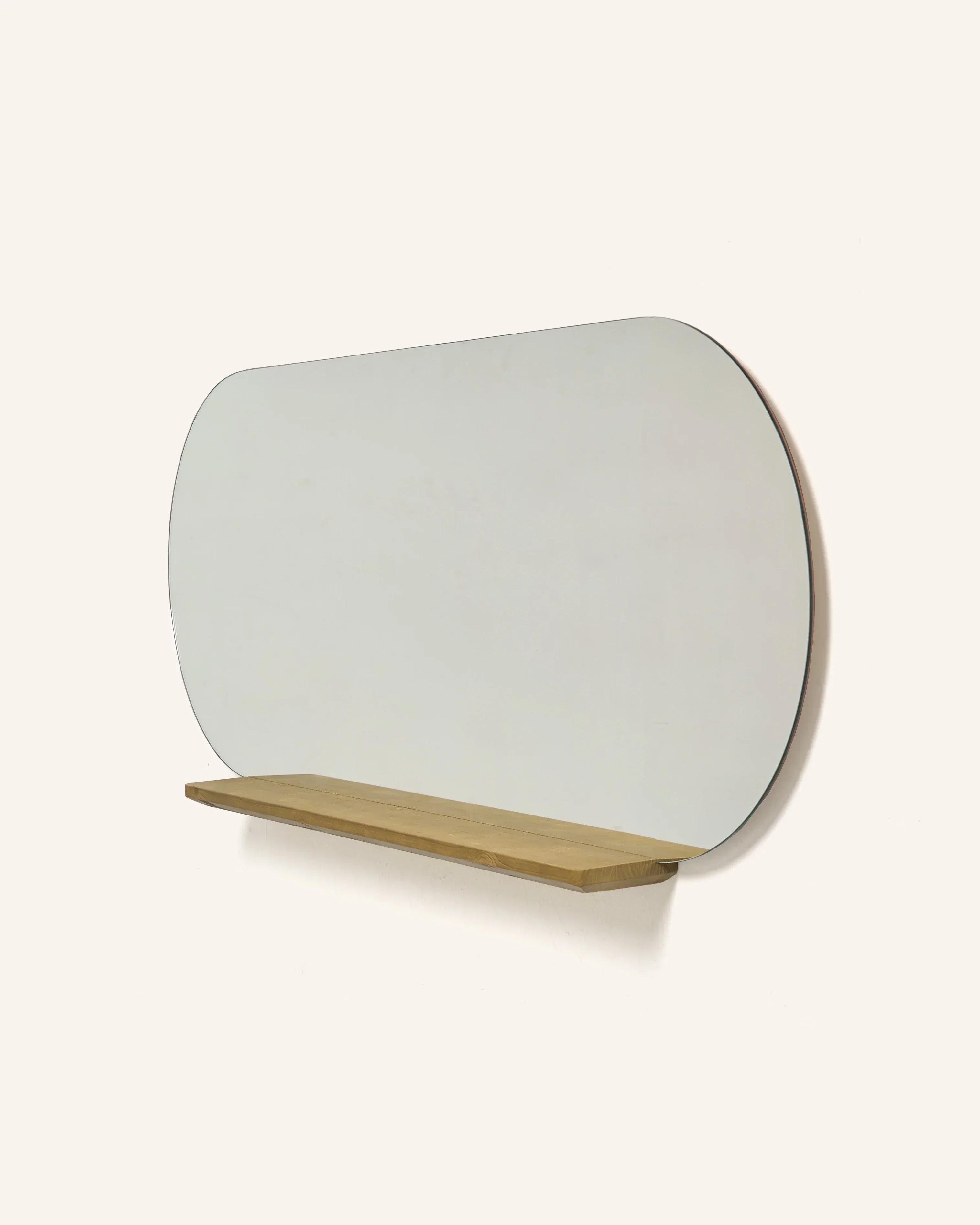 Ona Mirror