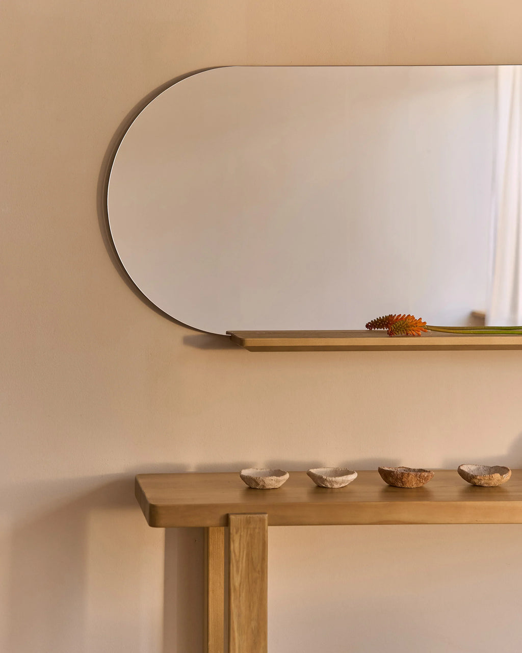 Ona Mirror