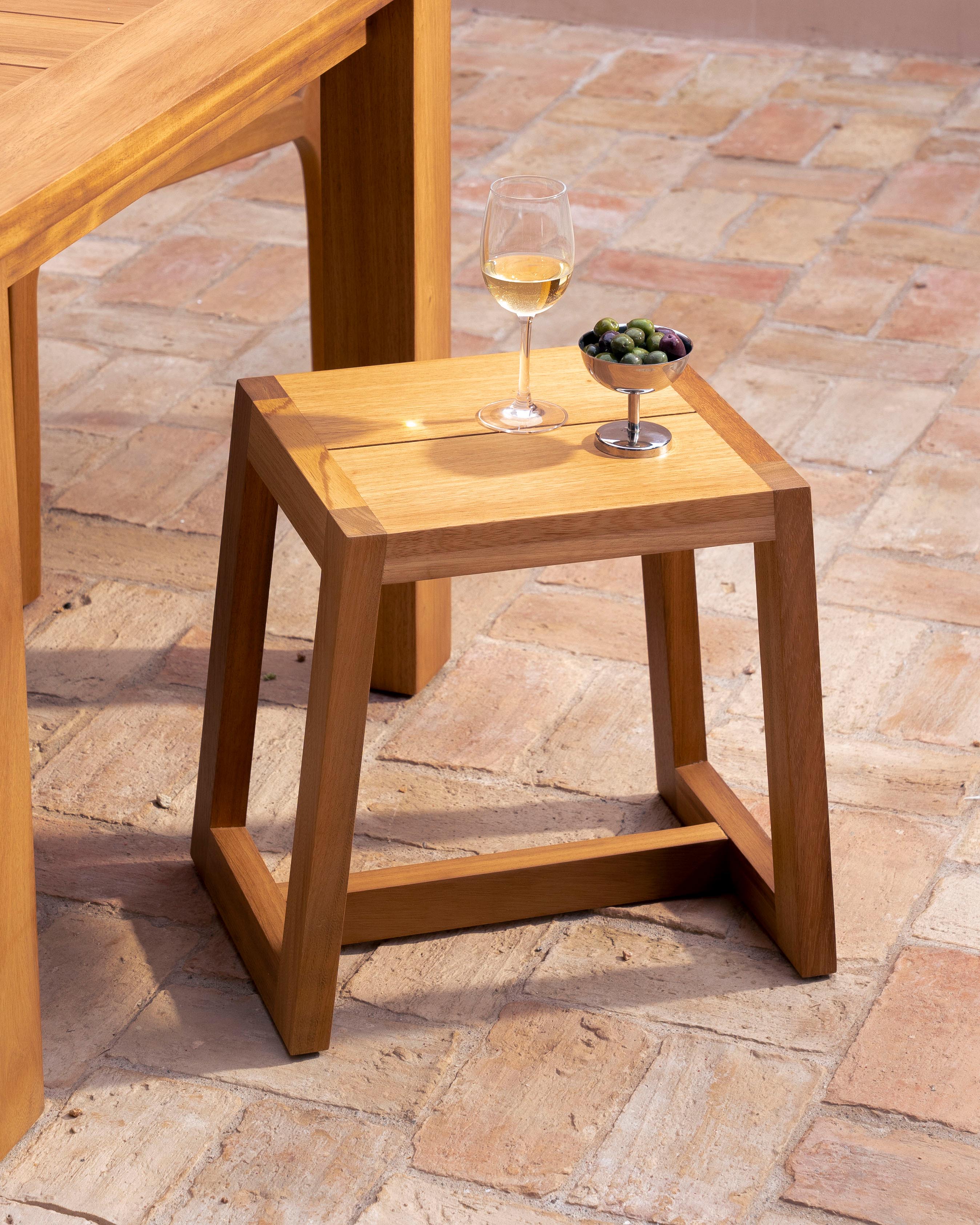Valtino Table