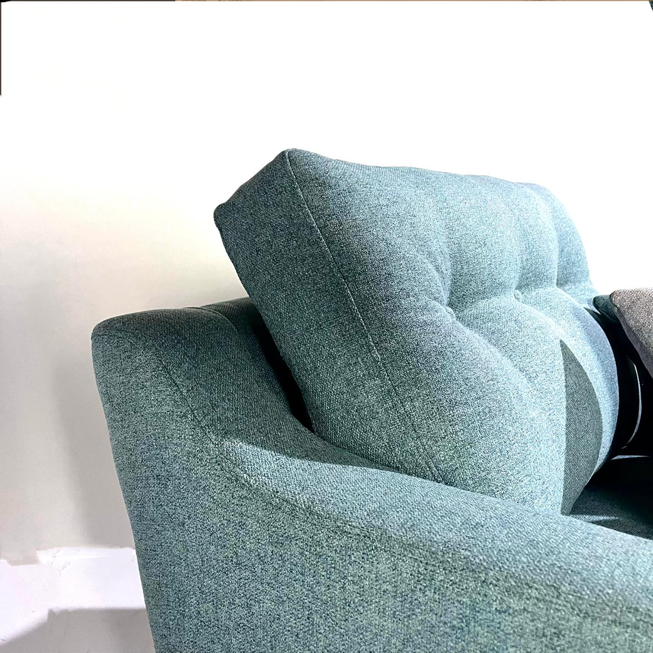 The Retro Love Seat