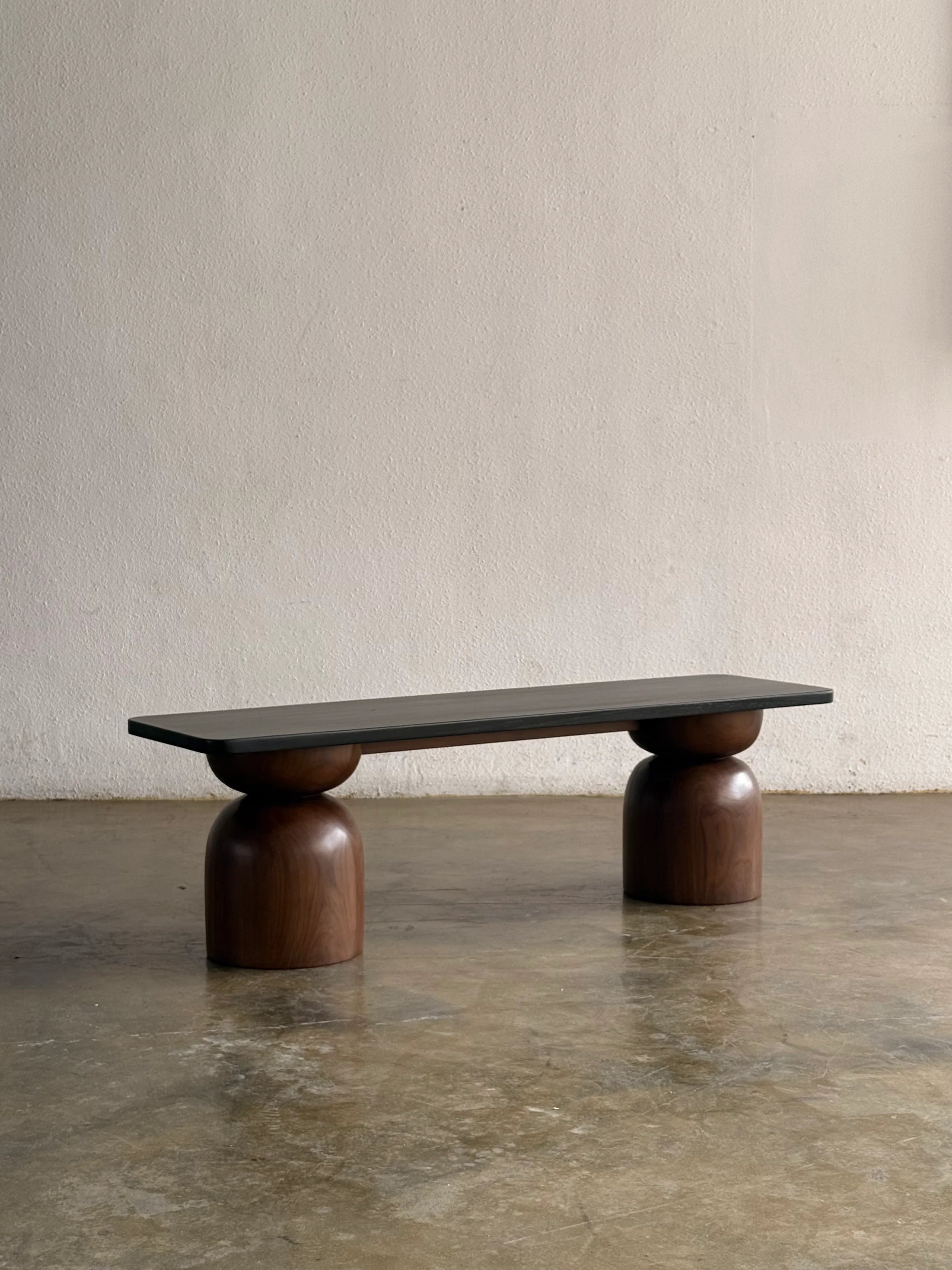 Ardó Bench