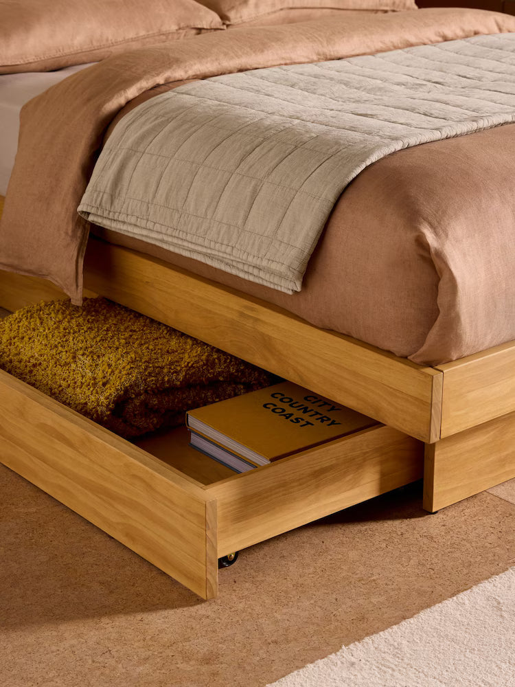 Meiko Bed