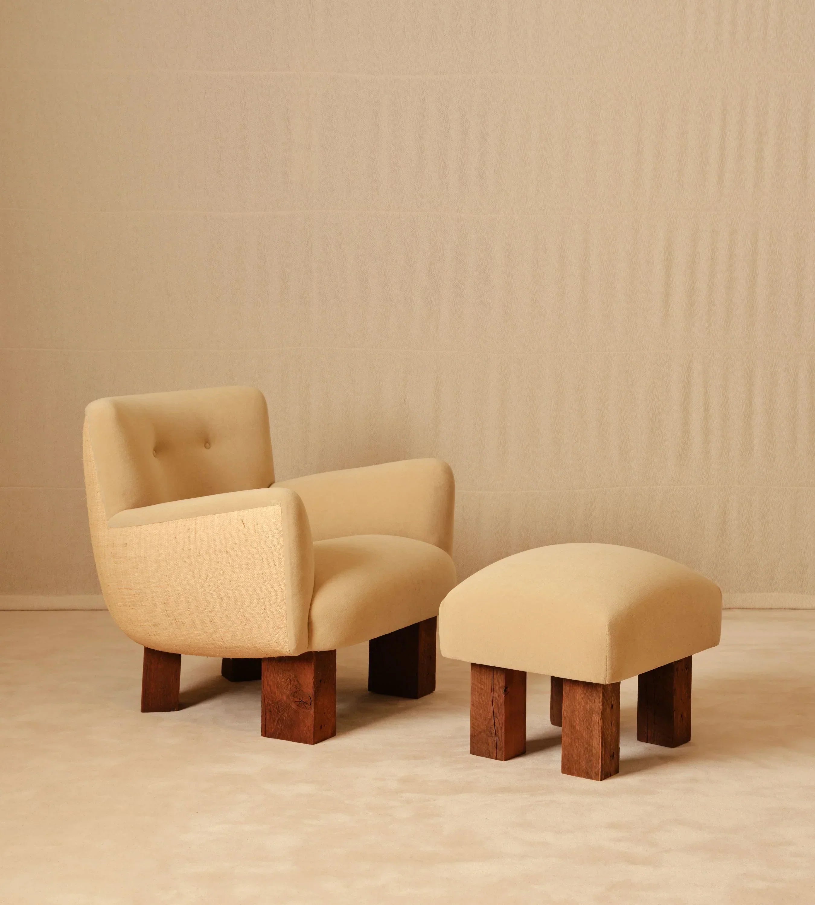 Valdera Armchair